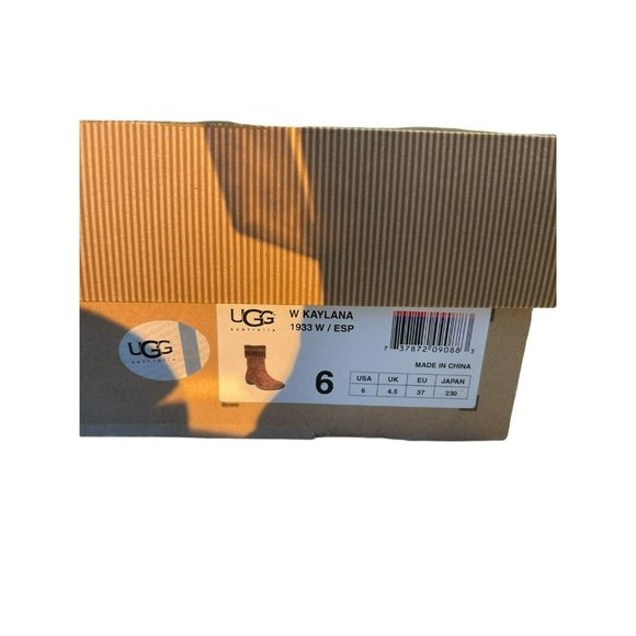 Ugg Kaylana Boots: womans 6 or kids 4 - Picture 7 of 7